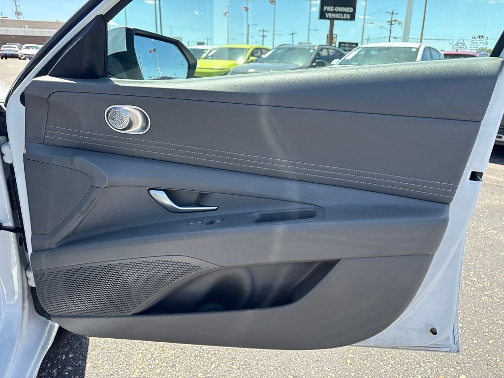 2025 Hyundai ELANTRA SEL Convenience