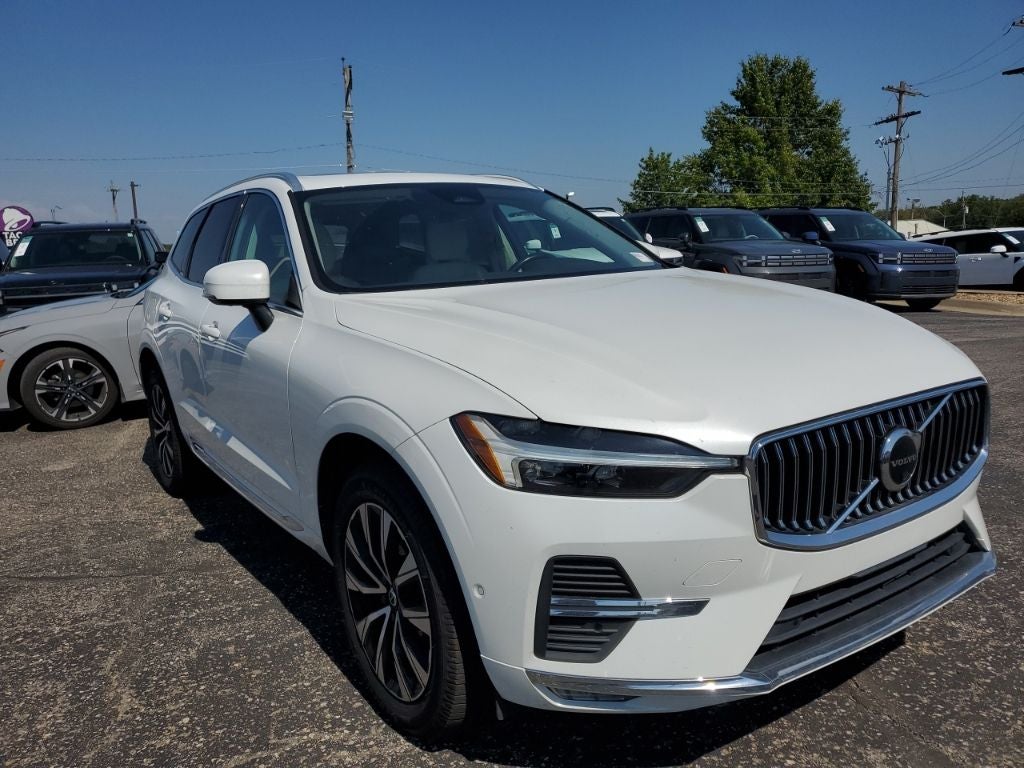 2023 Volvo XC60 B5 Plus Bright Theme