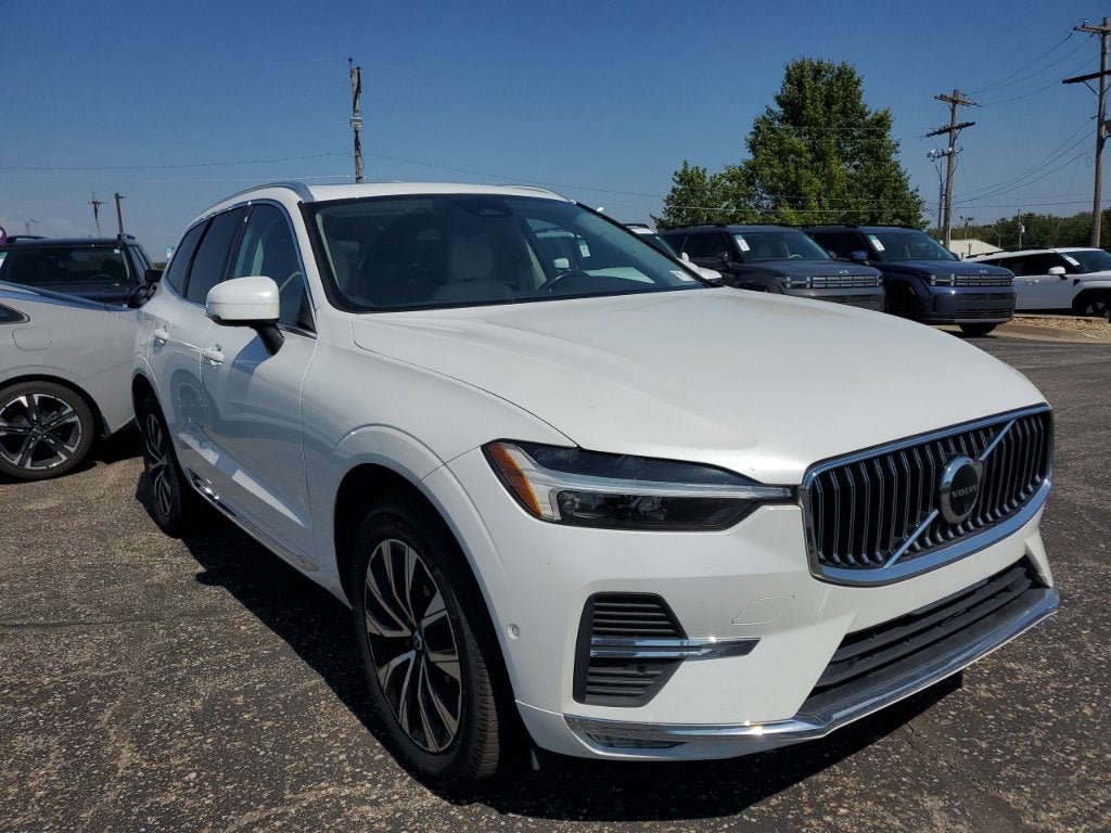 2023 Volvo XC60 B5 Plus Bright Theme